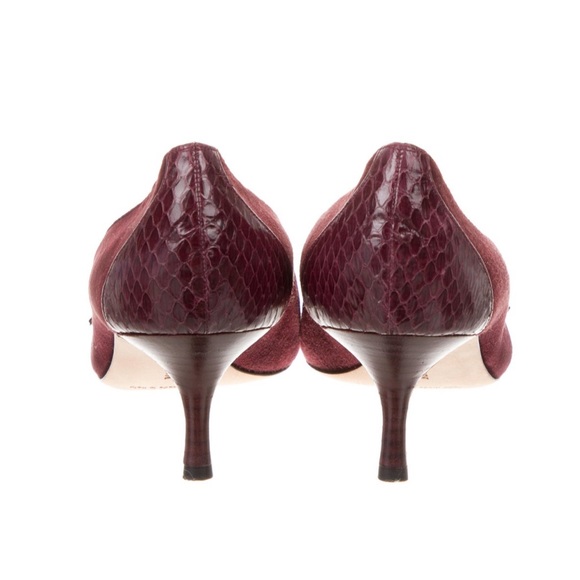 MANOLO BLAHNIK Suede Pointed-Toe Pumps size 7 - Picture 3 of 6